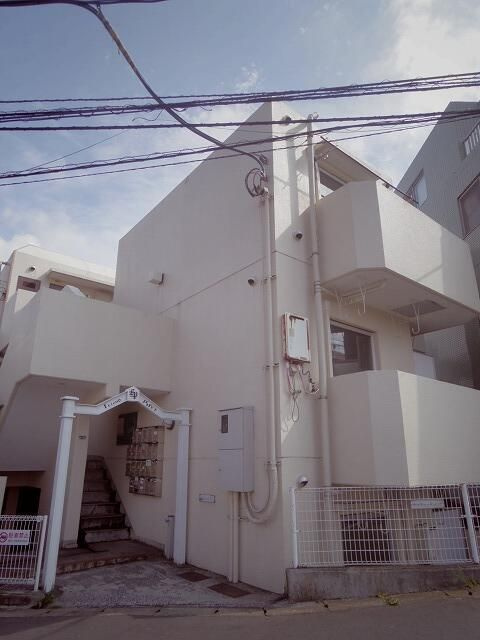 横浜市磯子区滝頭１丁目の賃貸マンションの外観