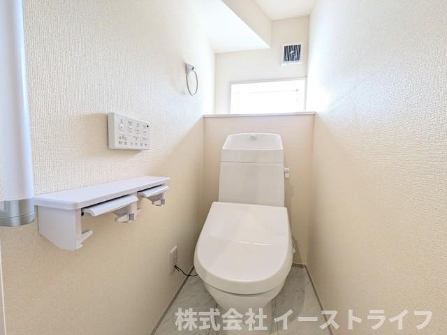 【新築戸建】【家具＆LDKエアコン付】　いわき市四倉町上仁井田2期　長期優良住宅の浴室|1号棟写真　１坪サイズのバスルーム。浴室換気乾燥機を標準装備。乾きやすい床やお手入れのしやすい排水口など、いつも清潔にご使用いただけます。