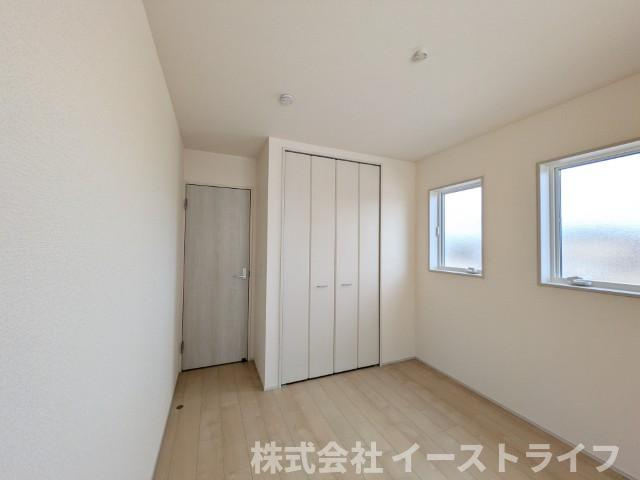 【新築戸建】　いわき市四倉町上仁井田2期　長期優良住宅の子供部屋|1号棟写真　フローリングのお部屋は耐久性があり傷がつきにくいので、一般的な使用ではメンテナンスはあまり必要ありません。また、汚れたらさっと拭き取るだけで、キレイな状態を保つことができます。