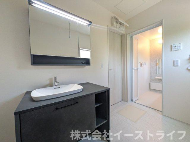 【新築戸建】　いわき市平赤井2期　長期優良住宅　全1棟の独立洗面台|お洒落で使いやすい洗面台です