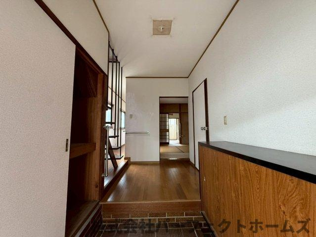 香里ヶ丘1丁目戸建の内装|内装は落ち着いています