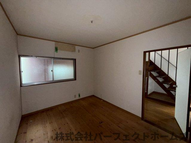 香里ヶ丘1丁目戸建の洋室|きれいな洋室です
