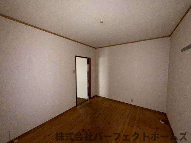 香里ヶ丘1丁目戸建の洋室|きれいな洋室です