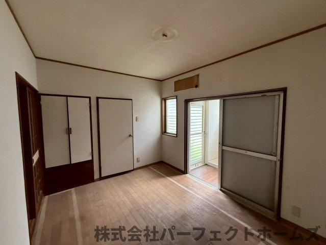 香里ヶ丘1丁目戸建の洋室|落ち着いた色調の洋室です