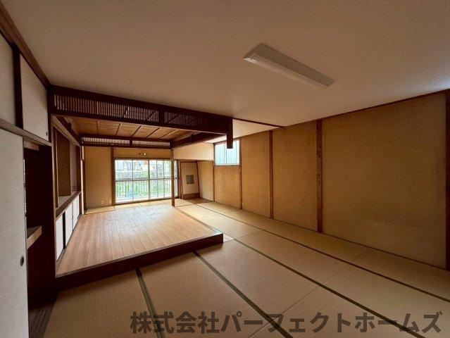 香里ヶ丘1丁目戸建の和室|きれいな和室です