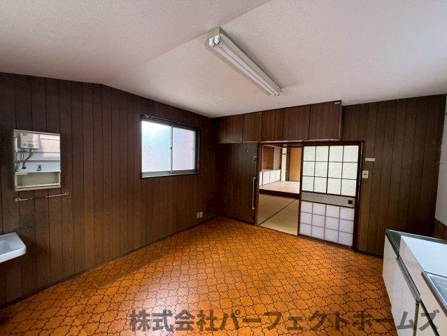 香里ヶ丘1丁目戸建のキッチン|ダイニングキッチンです