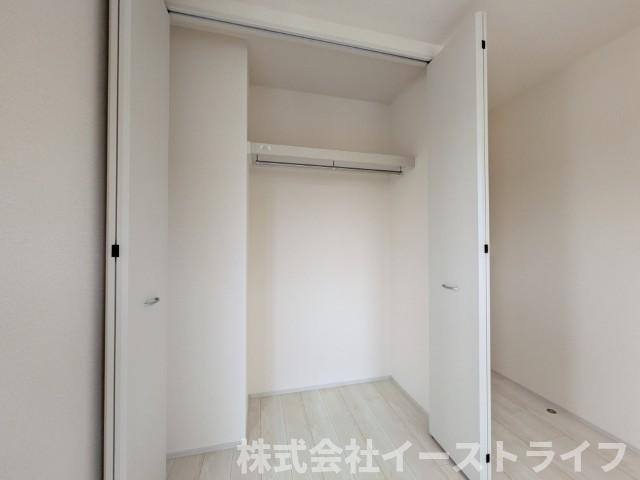 【新築戸建】　いわき市自由ヶ丘4期　長期優良住宅　全2棟の収納|1号棟写真　寝室にはウォークインクローゼットが完備されています！衣類だけでなく小物類なども収納でき、とても魅力的です！