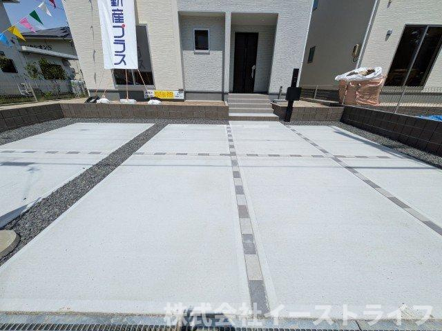 【新築戸建】　いわき市自由ヶ丘4期　長期優良住宅　全2棟の玄関|1号棟写真　玄関ポーチも整備された、きれいで明るい玄関です
