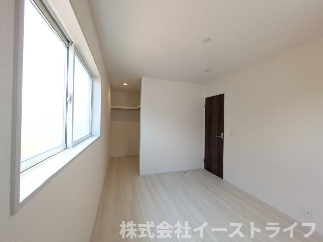 【新築戸建】　いわき市小名浜大原2期　長期優良住宅　の子供部屋|フローリングのお部屋は耐久性があり傷がつきにくいので、一般的な使用ではメンテナンスはあまり必要ありません。また、汚れたらさっと拭き取るだけで、キレイな状態を保つことができます。