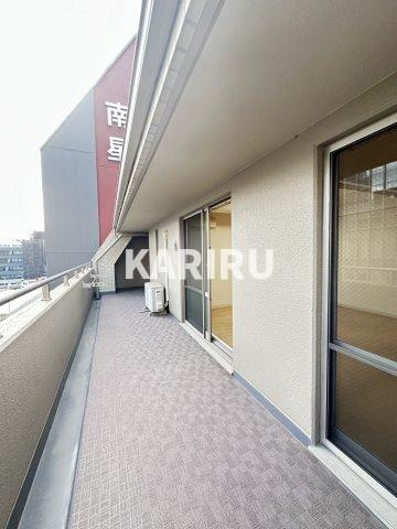 ダイドーメゾン大阪御堂筋のバルコニー