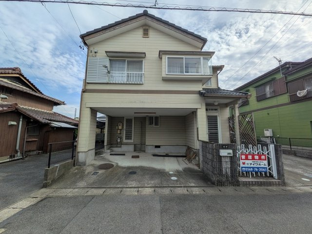小牧市大字東田中　中古戸建の外観|外観は落ち着いています