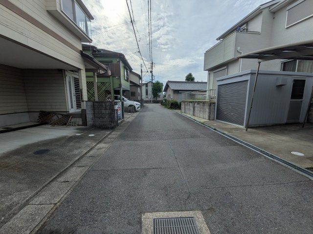 小牧市大字東田中　中古戸建の前面道路含む現地写真|前面道路含む現地写真です