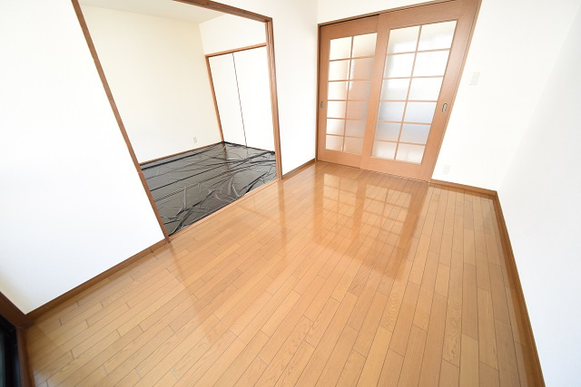 ファルコ中央の洋室