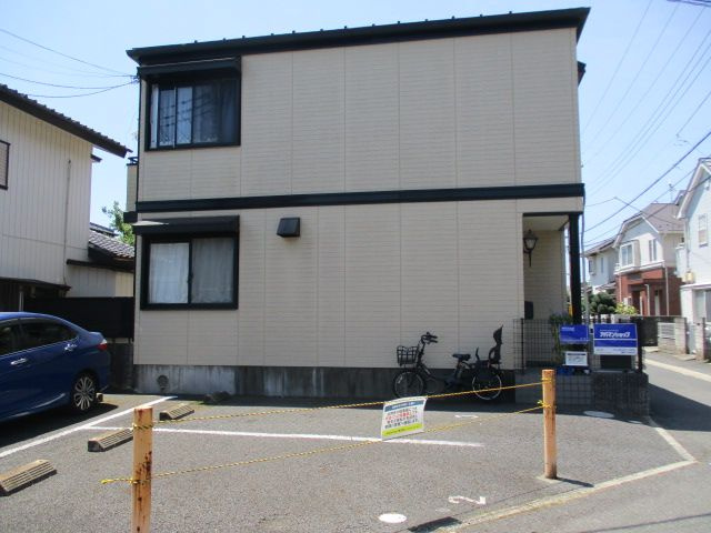 テラスルミエールの駐車場
