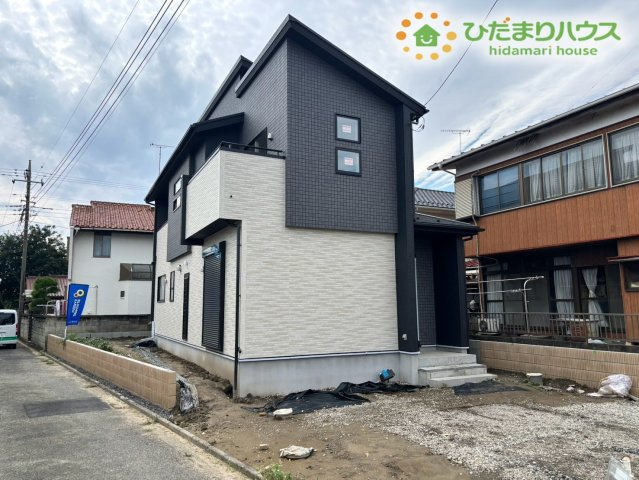 鴻巣市吹上本町2丁目　新築一戸建て　ブルーミングガーデン　01