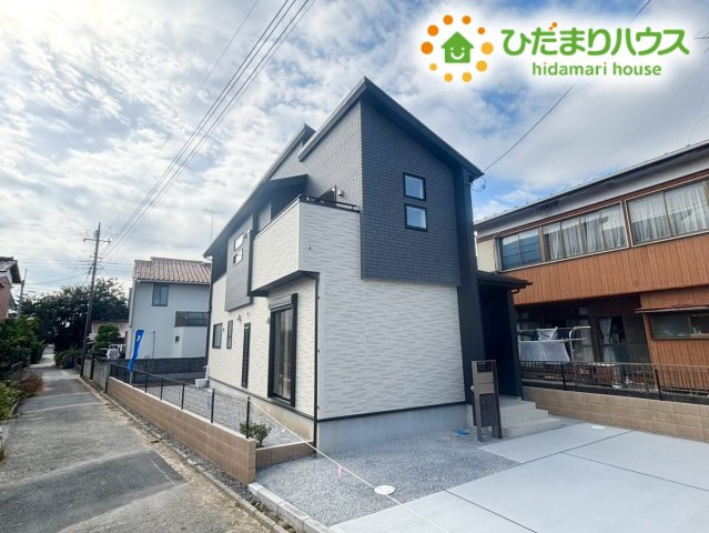 鴻巣市吹上本町2丁目　新築一戸建て　ブルーミングガーデン　01