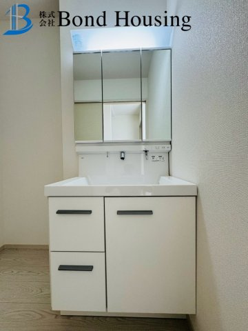 小中学校まで徒歩10分圏内　清水が丘1期　新築6区画　2号棟の独立洗面台