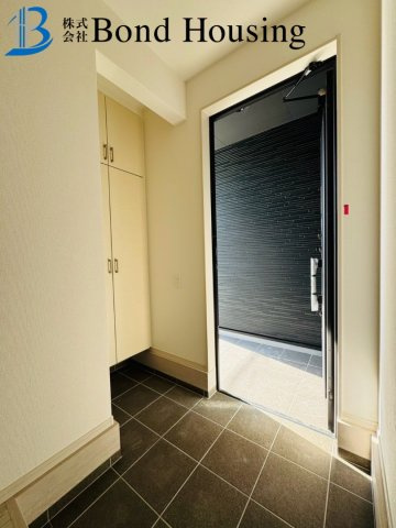 近隣買い物施設充実　清水が丘1期　新築6区画　3号棟の玄関