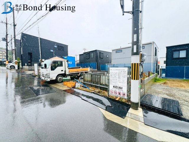 近隣買い物施設充実　清水が丘1期　新築6区画　3号棟の前面道路含む現地写真