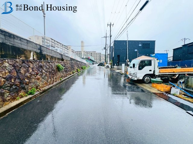 近隣買い物施設充実　清水が丘1期　新築6区画　3号棟の前面道路含む現地写真