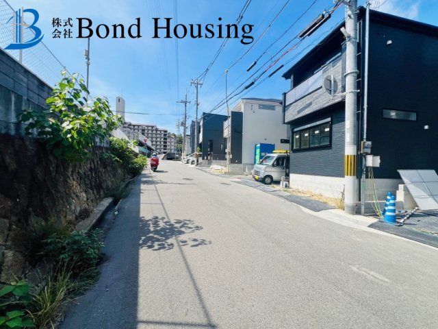 近隣買い物施設充実　清水が丘1期　新築6区画　3号棟の前面道路含む現地写真