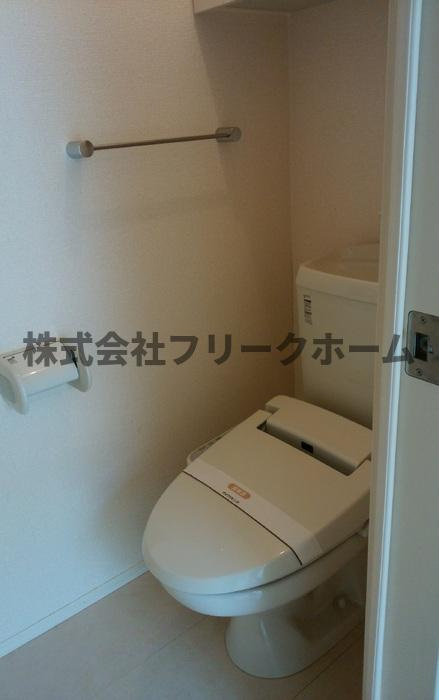 三鷹市深大寺２丁目のアパートのトイレ