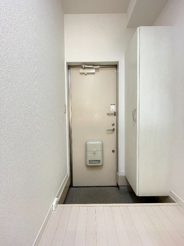 サンライズ西千葉の玄関