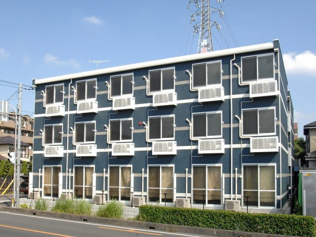 レオパレスブルーシャインの外観