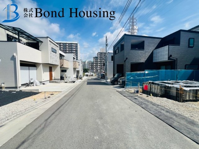 近隣商業施設充実　清水が丘1期　新築6区画　5号棟の前面道路含む現地写真