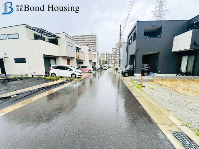 近隣商業施設充実　清水が丘1期　新築6区画　5号棟の前面道路含む現地写真