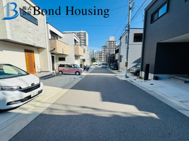 近隣商業施設充実　清水が丘1期　新築6区画　5号棟の前面道路含む現地写真