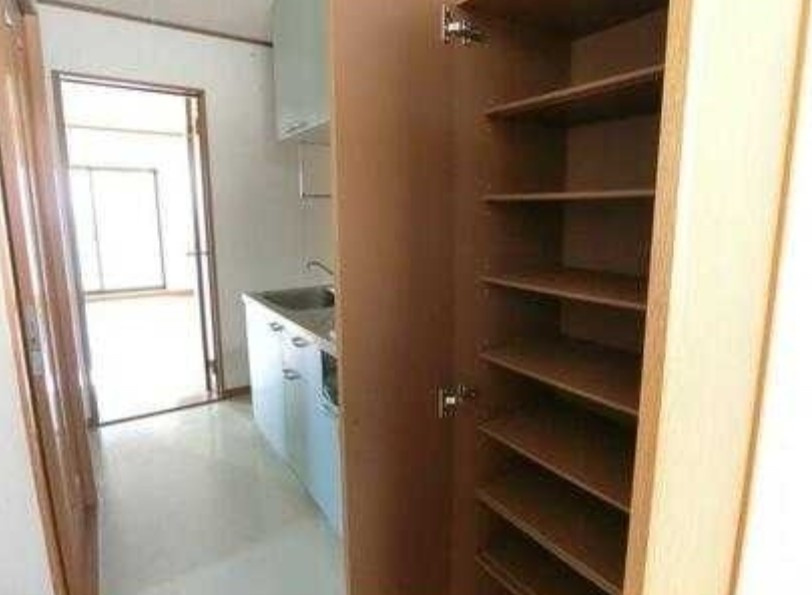 千葉市中央区登戸４丁目のアパートの収納