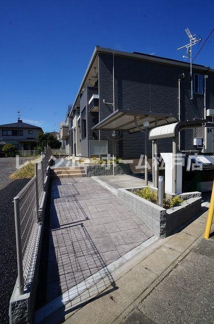 【非対面対応】接客・申込・契約オンライン！LINE×相談可！のエントランス|落ち着いたエントランスです