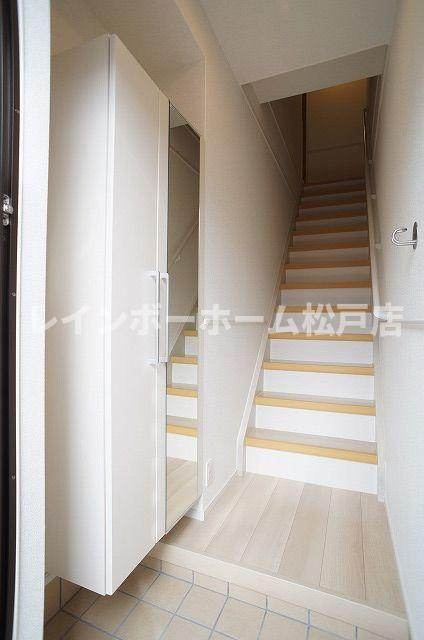 【非対面対応】接客・申込・契約オンライン！LINE×相談可！の玄関|ゆったりとした玄関です