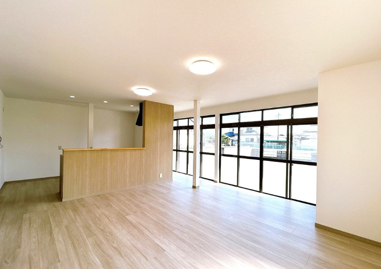 八代市高島町の中古一戸建の外観|外壁、屋根は塗装を行いました。