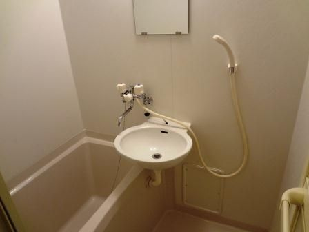レオパレスアバンティの浴室