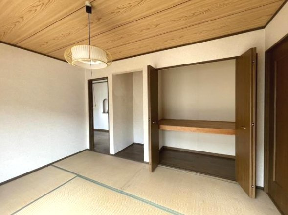 八街市沖　中古戸建の和室|平成10年5月築 4LDKメーターモジュール 駐車2台可 洋室約10帖 対面キッチン 閑静な分譲地内
