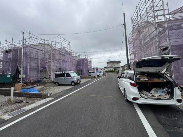 新築　前橋市富士見町時沢第５　2号棟の前面道路含む現地写真|現地写真　東側接道幅員約6ｍ　