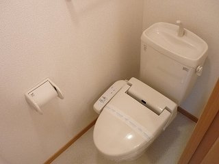 クラールアヴェニューのトイレ|落ち着いたトイレです