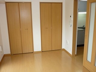 クラールアヴェニューの内装|明るい色調の室内です