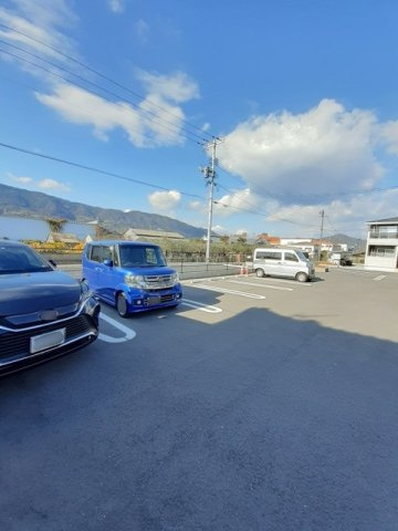 クラス　メール　ルアナ　Ⅱの駐車場|駐車スペースもあります