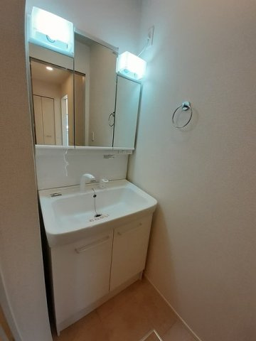 クラス　メール　ルアナ　Ⅱの洗面所|広い洗面スペース