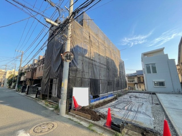 中野区野方1丁目 全5棟 C号棟の外観|3駅3路線利用可能 中央線「中野」駅まで徒歩約17分
小中学校や保育園が近く子育てしやすい住環境です