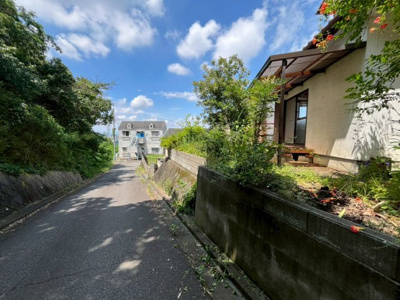 【前面道路含む現地写真】 | 高崎市山名町　中古住宅