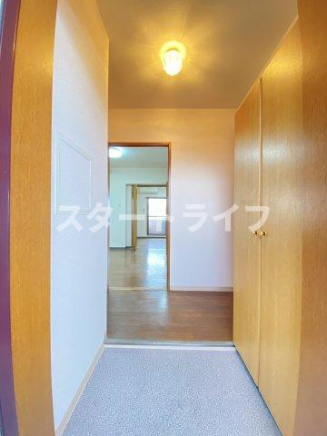 大阪市東淀川区西淡路２丁目の賃貸マンションの玄関