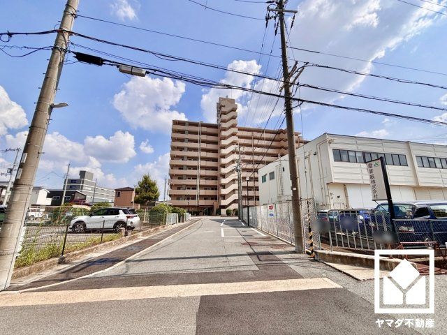 ライオンズマンション向日町の外観