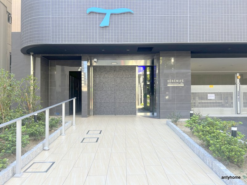 セレニテ谷町四丁目アリエ　仲介手数料無料のエントランス