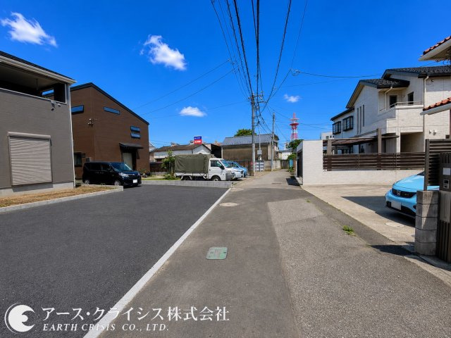 【前面道路含む現地写真】 | 野田市野田第12　全2棟 | 耐久性や維持管理性能にも配慮された高品質住宅。将来のライフスタイル変化にも対応しやすく、長く快適に住み続けられる住まいを実現しています。