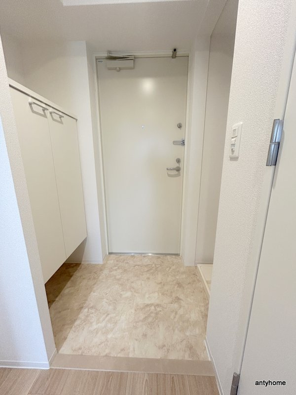 セレニテ谷町四丁目アリエ　仲介手数料無料の玄関