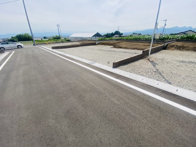 新築　前橋市富士見町時沢第５　3号棟の駐車場|現地写真　駐車スペースは並列4台分可能です！
